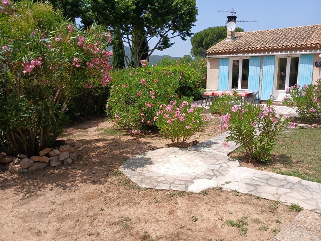 LE VAL Maison Le Val T4 de 94 m2 avec garage - LE VAL 2