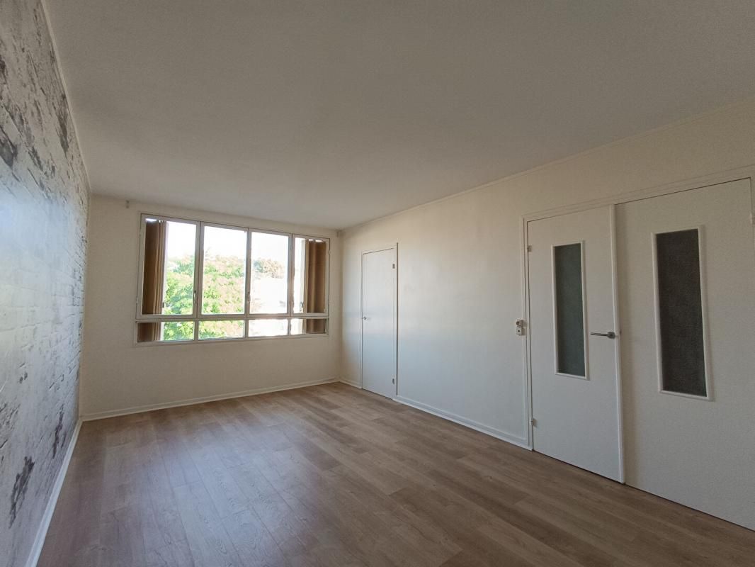 MANTES-LA-JOLIE Appartement Mantes La Jolie 2 pièce(s) 47 m2 2