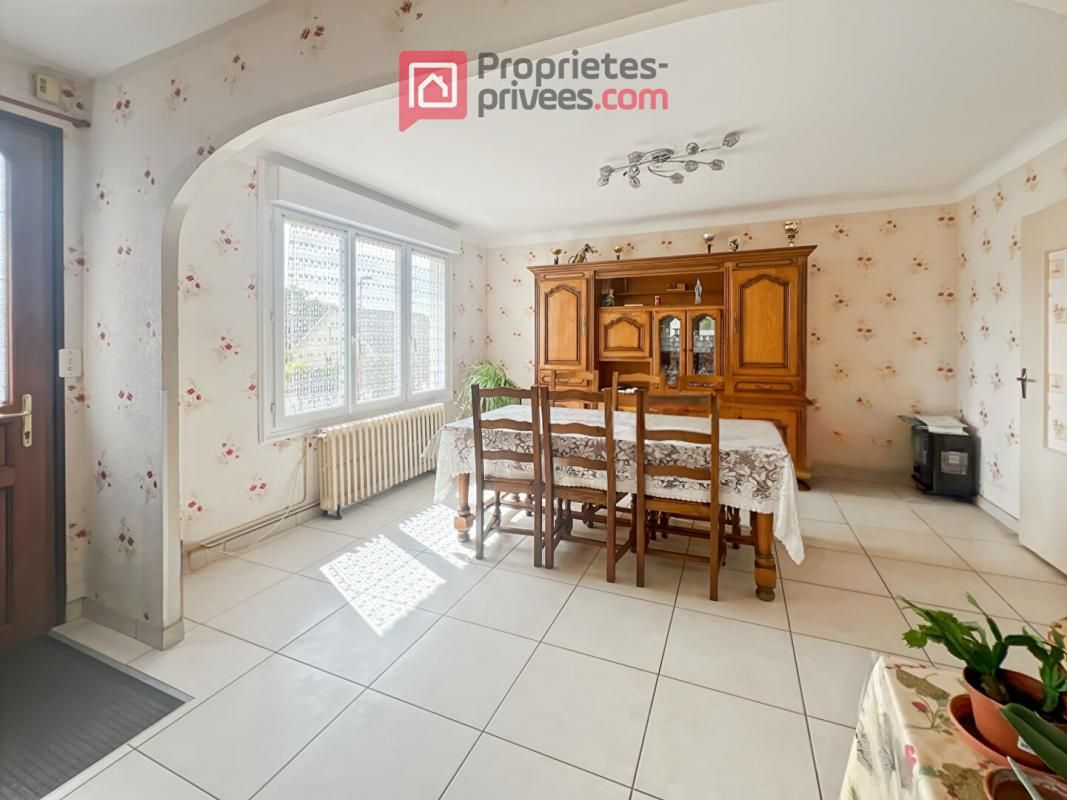 SAINT-JULIEN-DE-VOUVANTES Saint Julien De Vouvantes centre bourg maison de 72 m2, 2 chambres 3