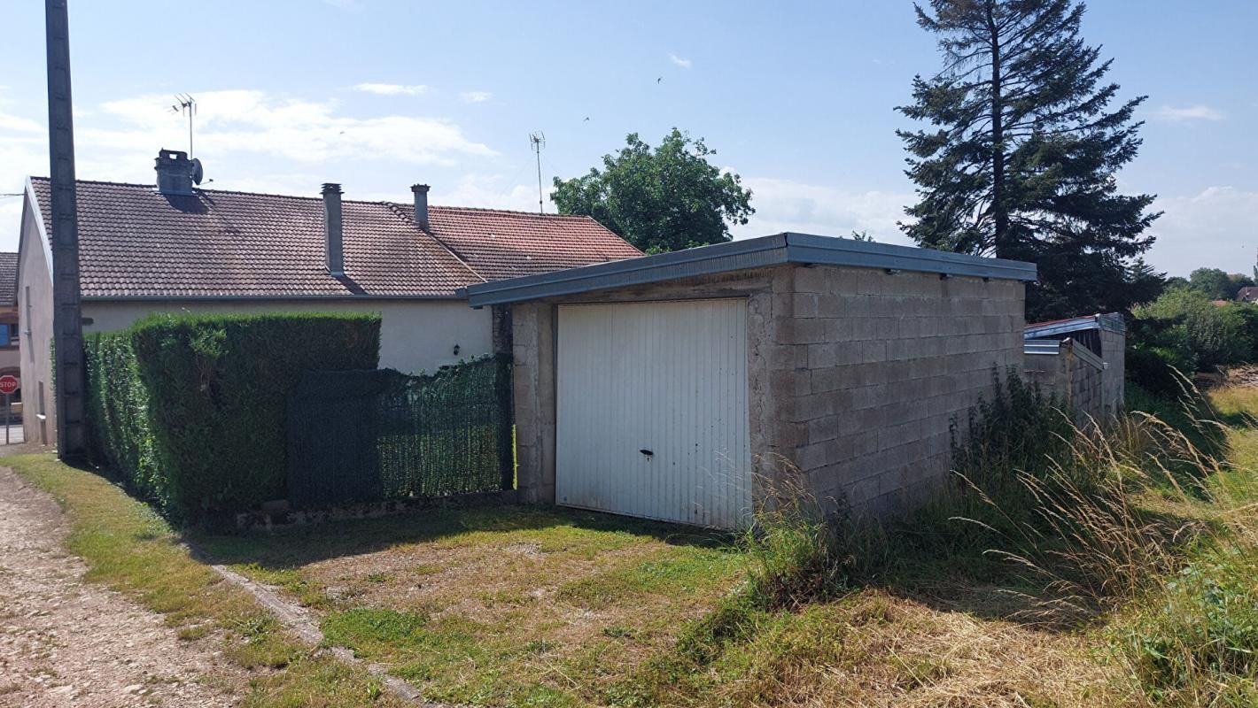 PASSAVANT-LA-ROCHERE Maison Passavant La Rochere 5 pièce(s) jardin 2
