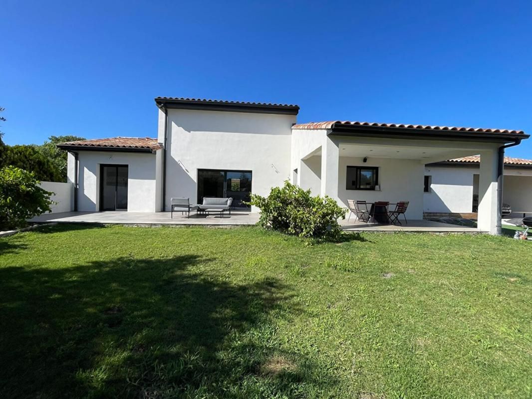 L'ISLE-SUR-LA-SORGUE Maison L Isle Sur La Sorgue 5 pièces 140 m2 1