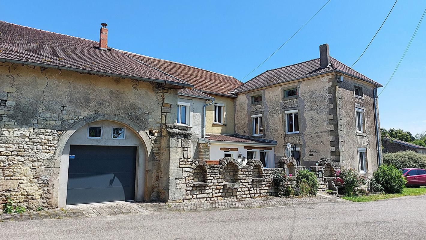 Maison Corre 7 pièce(s) 181 m2, dépendances, jardin