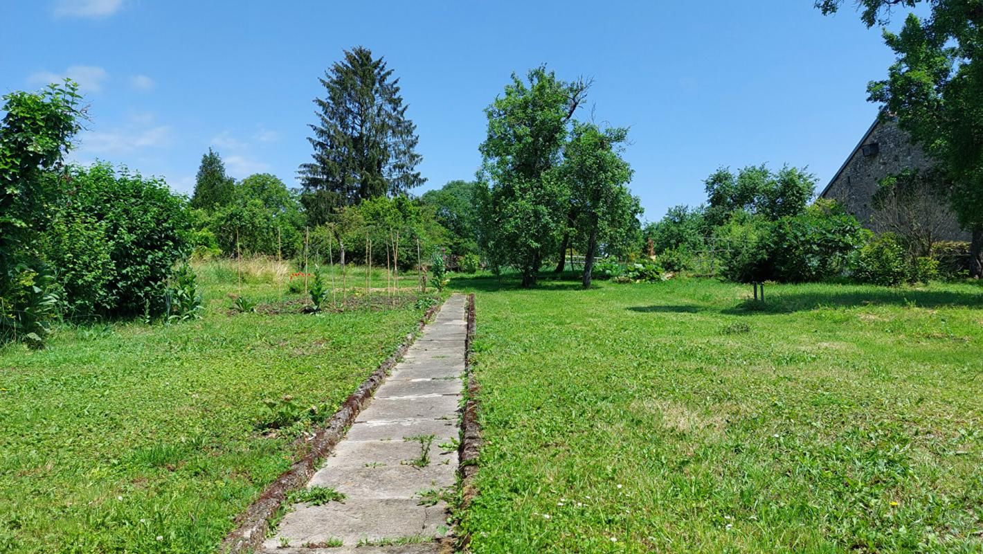CORRE Maison Corre 7 pièce(s) 181 m2, dépendances, jardin 3