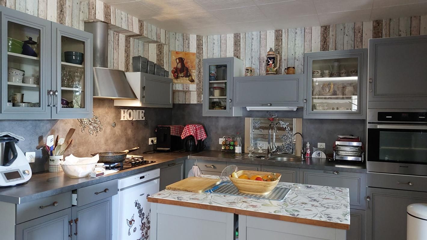 CORRE Maison Corre 7 pièce(s) 181 m2, dépendances, jardin 4