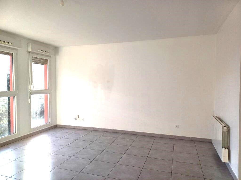 VENISSIEUX Superbe T2 de 49 m2 3