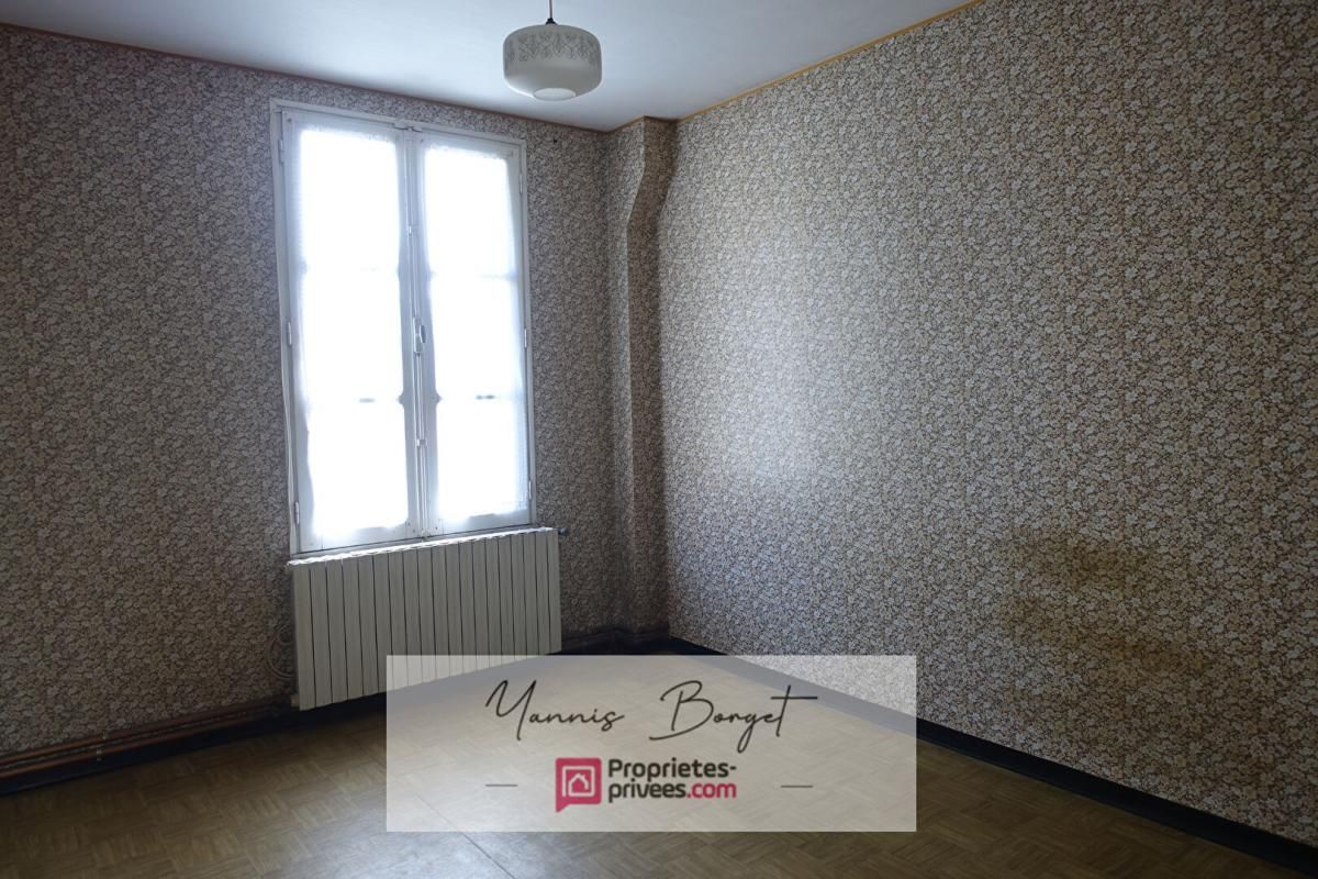 LA RABATELIERE Maison de bourg de 152 m² avec dépendances et jardin - À rénover - La Rabatelière 2
