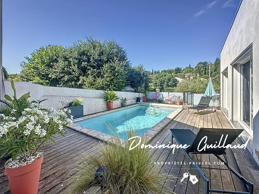 Maison contemporaine avec piscine -Nîmes- Camplanier
