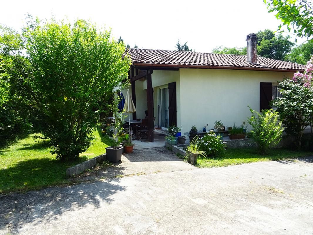 LAUREDE Landes 40250 Laurède, maison plain-pied 100 m ² avec dépendances 1