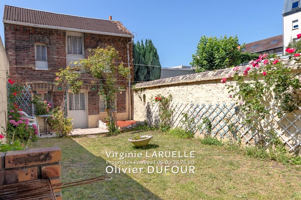 Rouen Centre Maison de ville 5 chambres avec une jolie dépendance au bout du jardin