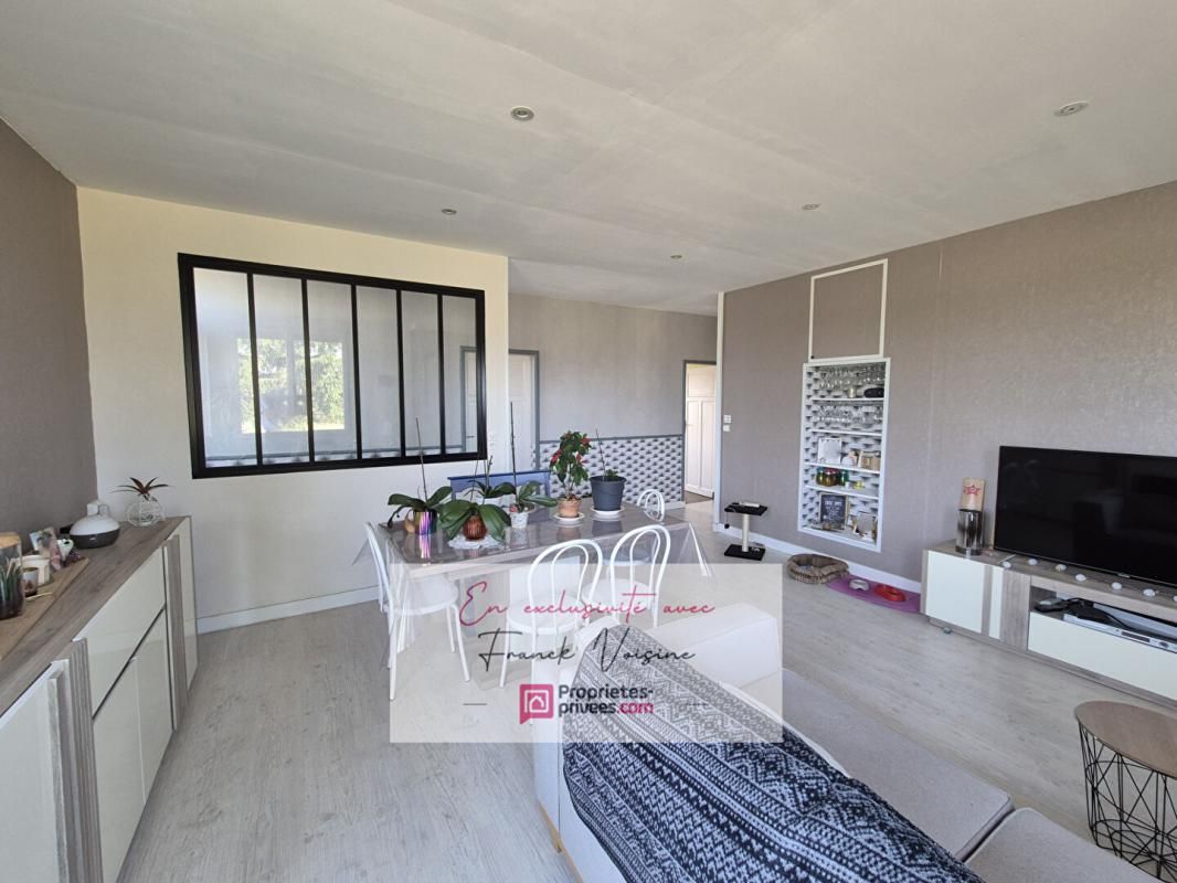 A VENDRE en Exclusivité à Vendrennes, maison de 88 m2 env avec 3 chambres sur une parcelle de 2186 m2 env