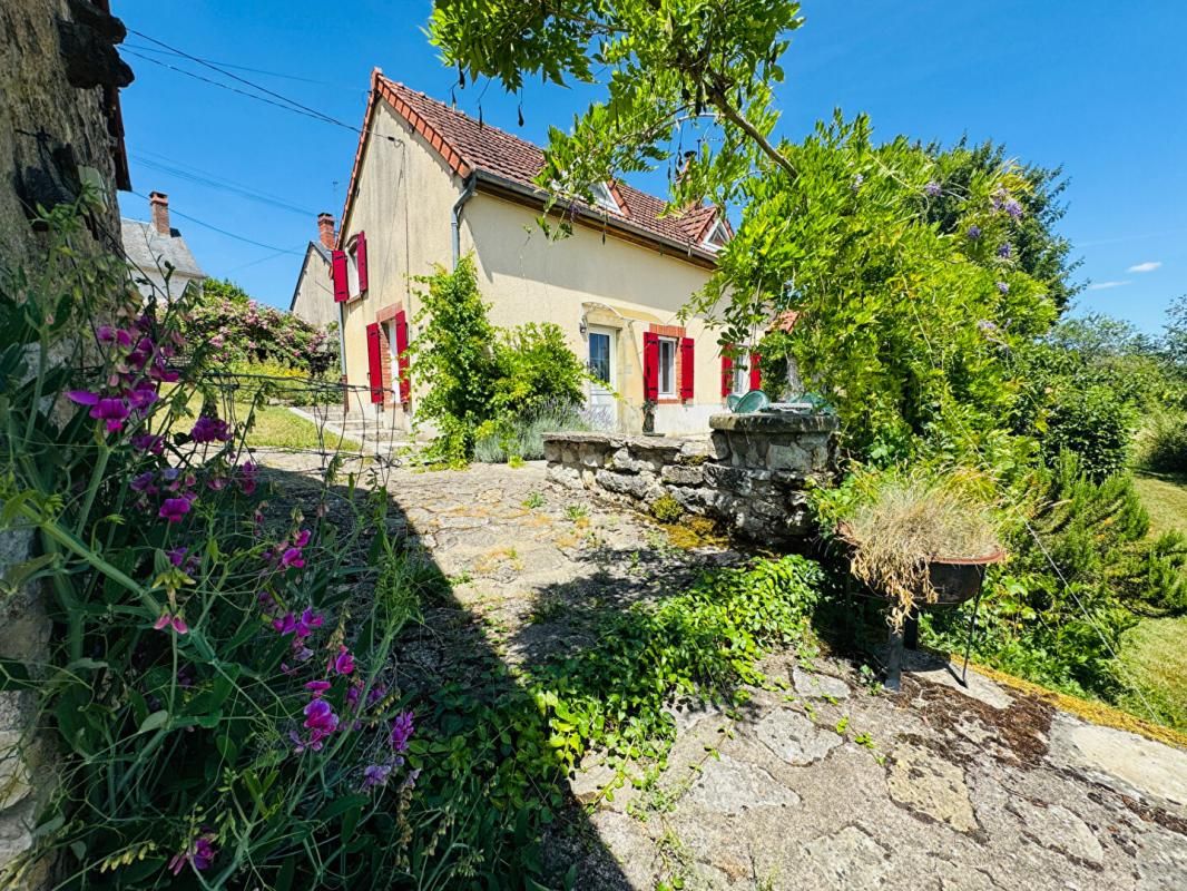MONTAPAS Très belle maison en pierre avec gîte à l'entrée du Morvan 2