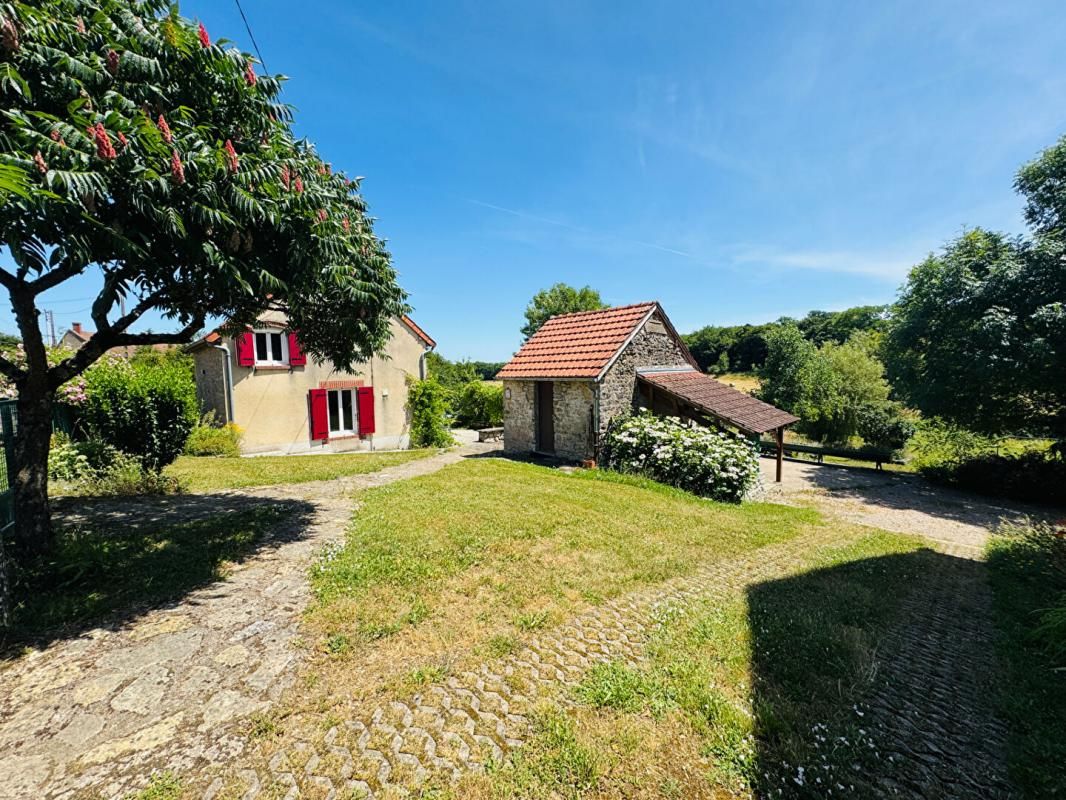 MONTAPAS Très belle maison en pierre avec gîte à l'entrée du Morvan 3