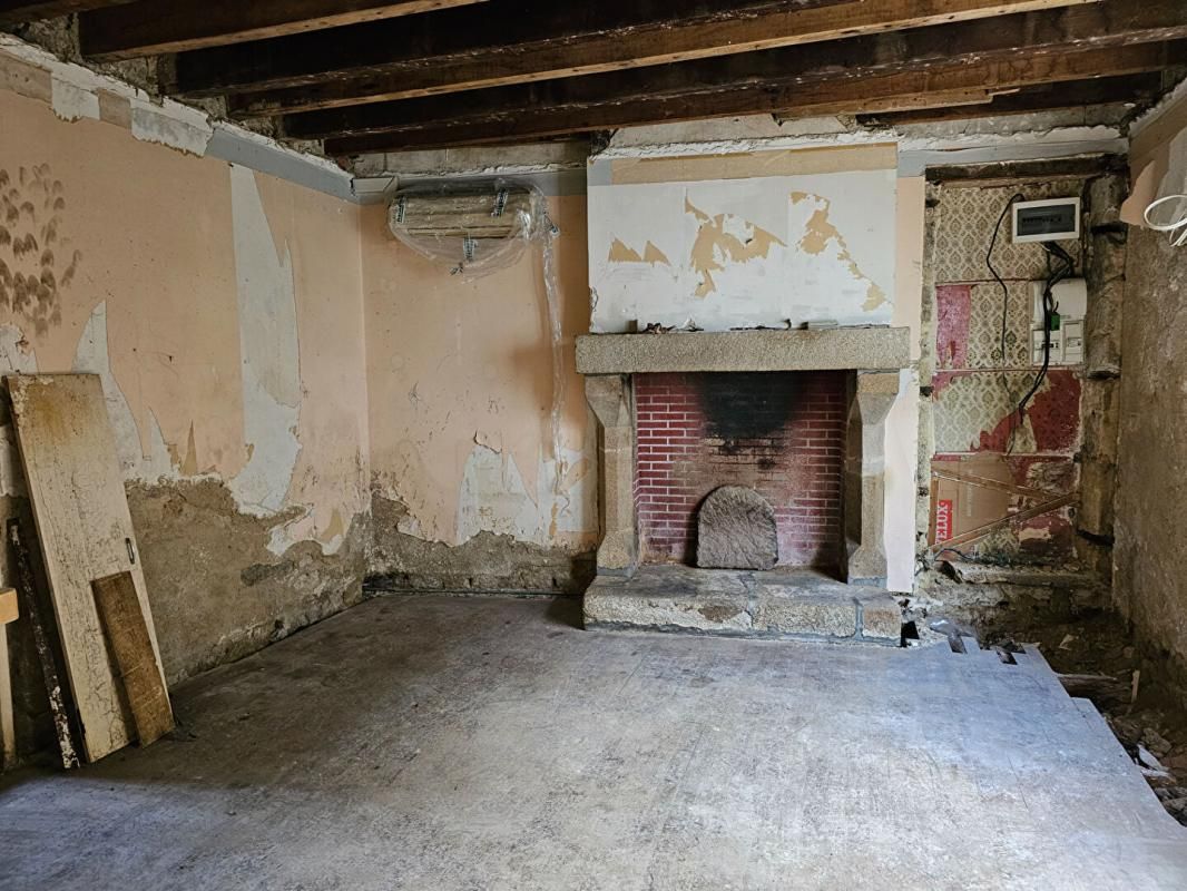 GUEMENE-SUR-SCORFF Maison en pierre à rénover plein centre de Guemene sur Scorff 4