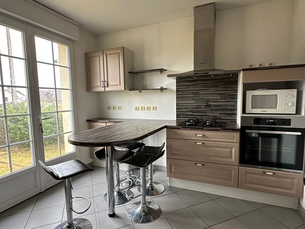 LA FERTE-BERNARD Pavillon familial de 7 pièce(s) sur 126 m2 3