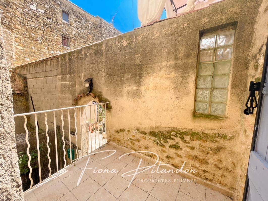CADENET Appartement T2 avec balcon et caves 4