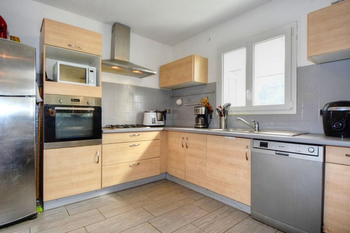TREDARZEC Maison rénovée à Trédarzec, 5 chambres sur un terrain de 1180 m2 2