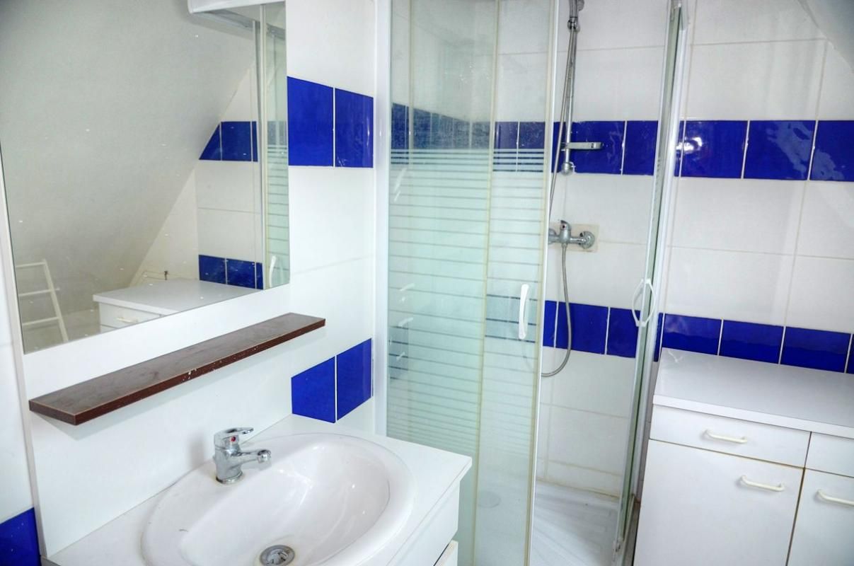 TREDARZEC Maison rénovée à Trédarzec, 5 chambres sur un terrain de 1180 m2 4