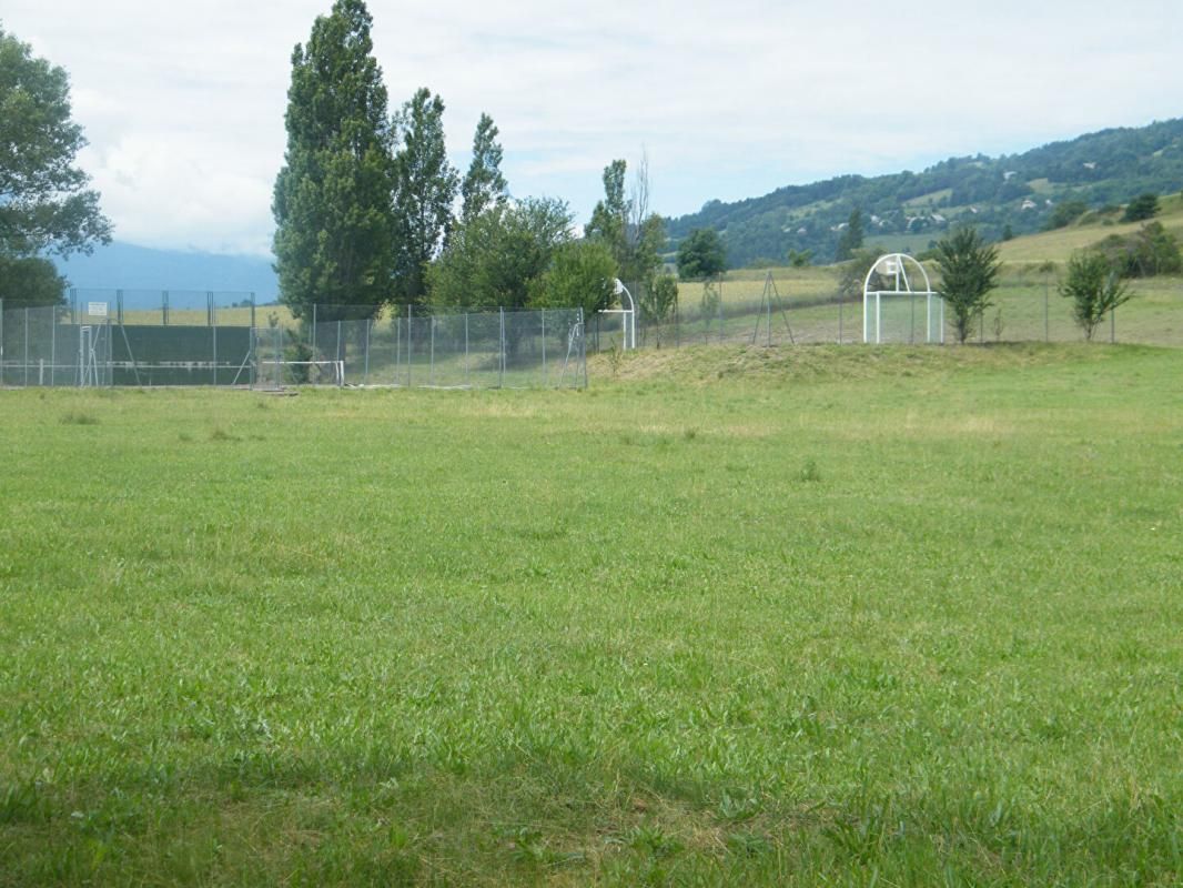 CHATEAUROUX-LES-ALPES Propriété de loisirs Chateauroux Les Alpes 136 pièce(s) 2557 m2 4