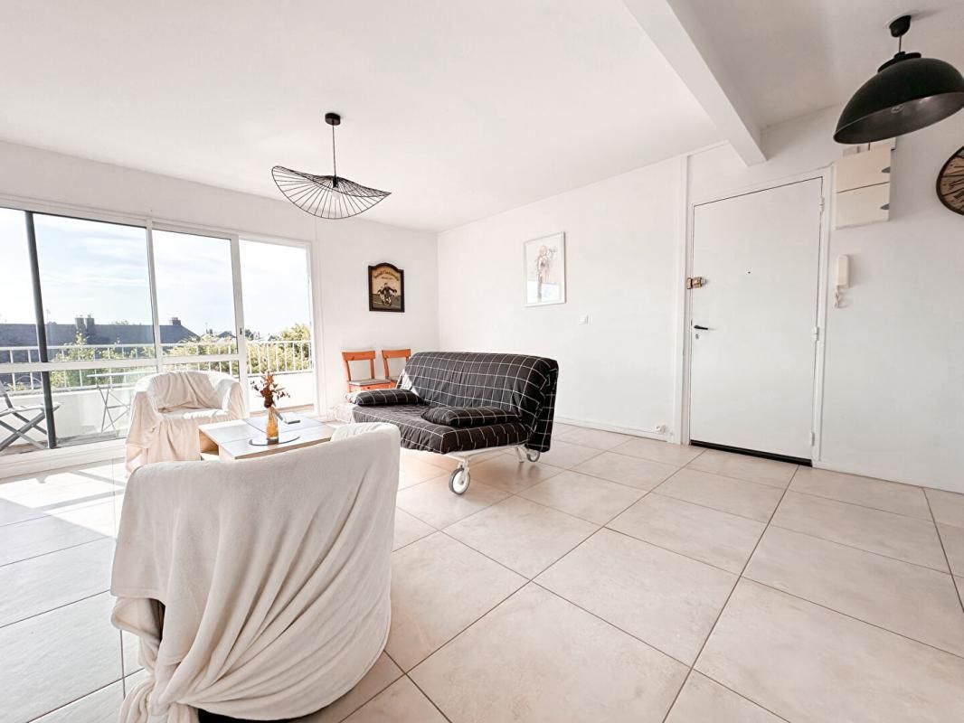 SAINT-HERBLAIN Appartement traversant de 80 m² - Dernier étage au coeur du Bourg de Saint-Herblain 2