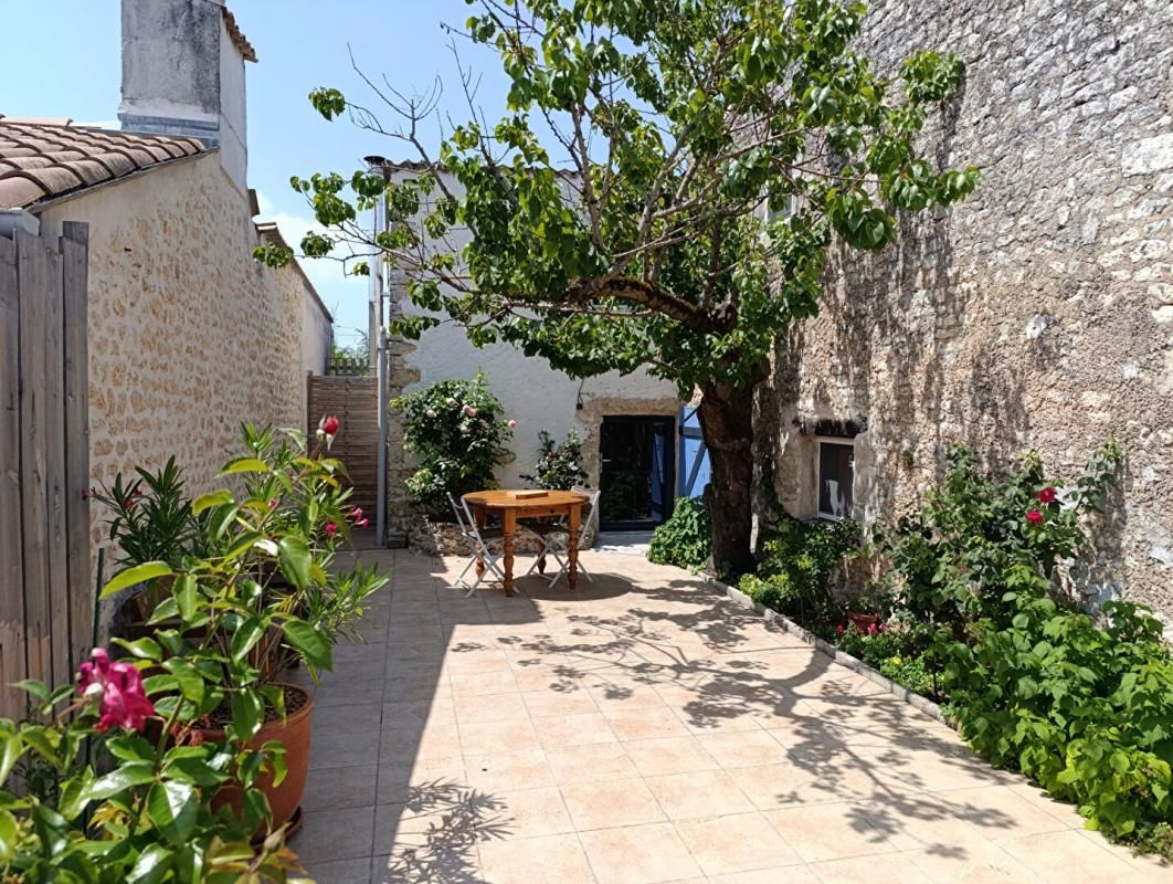 Dept 17 Saint Just Luzac Maison Charentaise 4 pièce(s) 75 m2