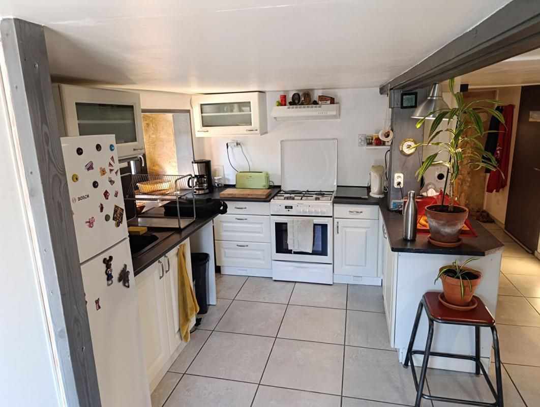 SAINT-JUST-LUZAC Dept 17 Saint Just Luzac Maison Charentaise 4 pièce(s) 75 m2 4