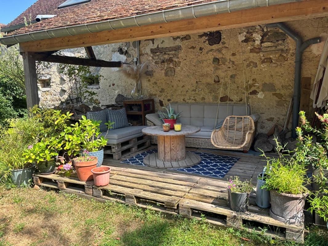 MAISON-ROUGE TRES BELLE LONGERE 4