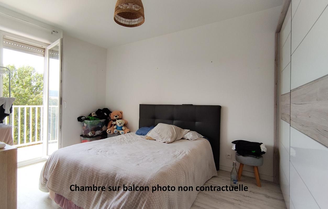 LA LONDE-LES-MAURES LOCATION VIDE ANNUELLE T2+CAVE+PARKING CENTRE VILLE LA LONDE 2