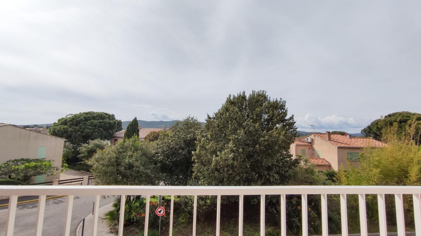 LA LONDE-LES-MAURES LOCATION VIDE ANNUELLE T2+CAVE+PARKING CENTRE VILLE LA LONDE 3