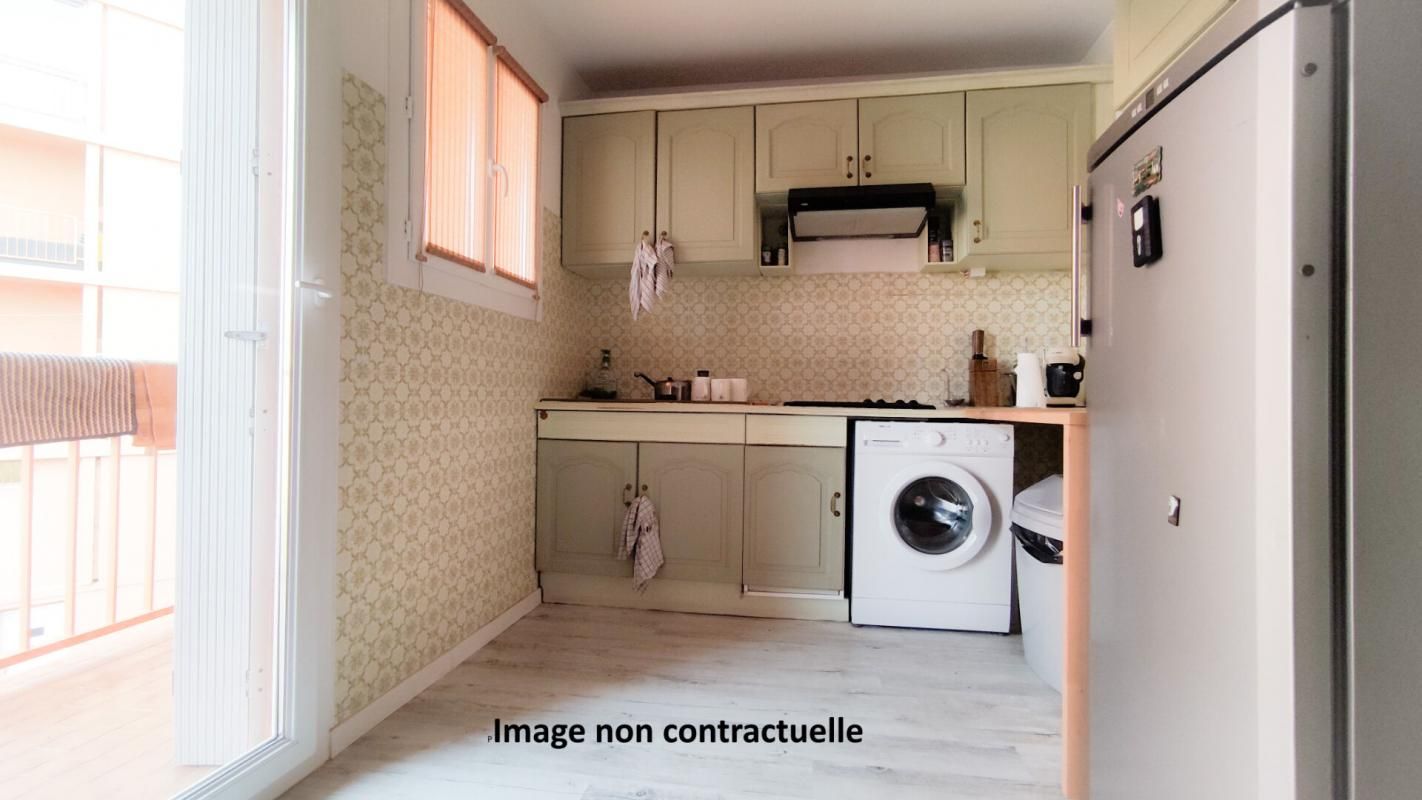 LA LONDE-LES-MAURES LOCATION VIDE ANNUELLE T2+CAVE+PARKING CENTRE VILLE LA LONDE 4