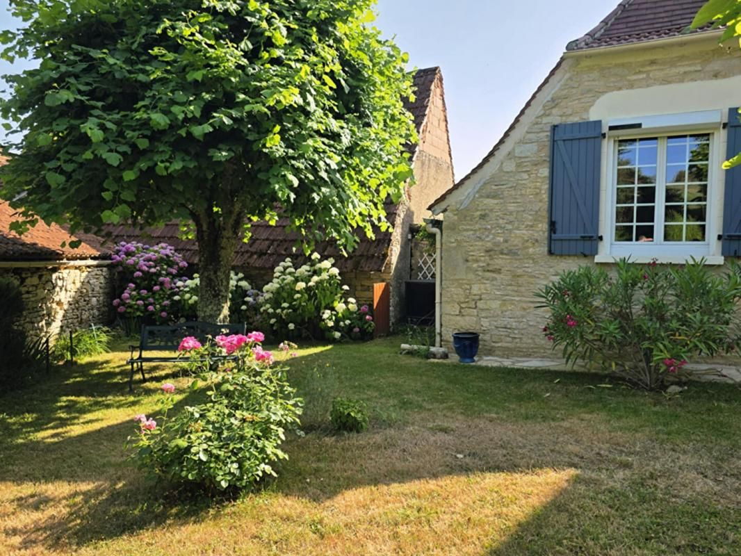 NUZEJOULS Maison en pierre de plain-pied 2
