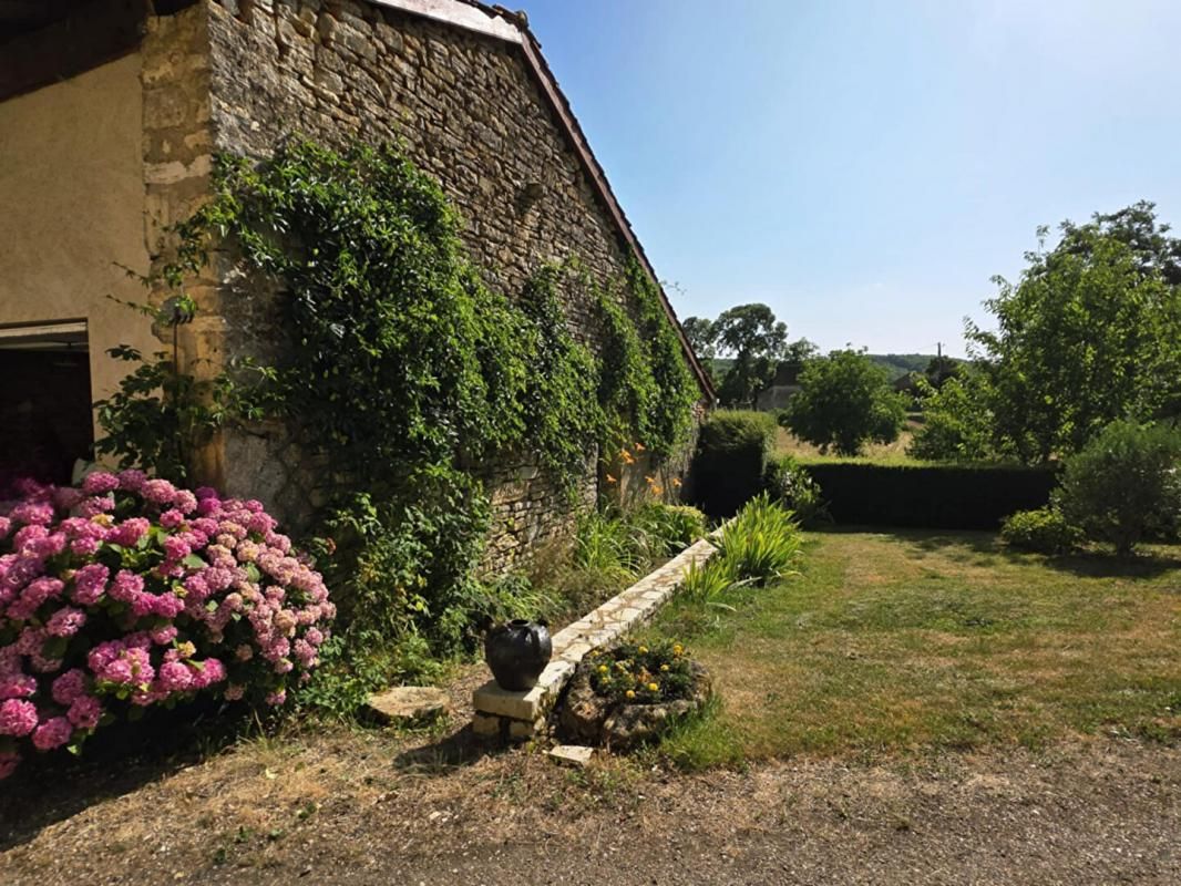 NUZEJOULS Maison en pierre de plain-pied 3