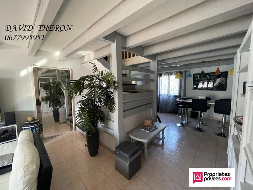 ALES Appartement Ales 4 pièce(s) 87.90 m2 dans une villa 3