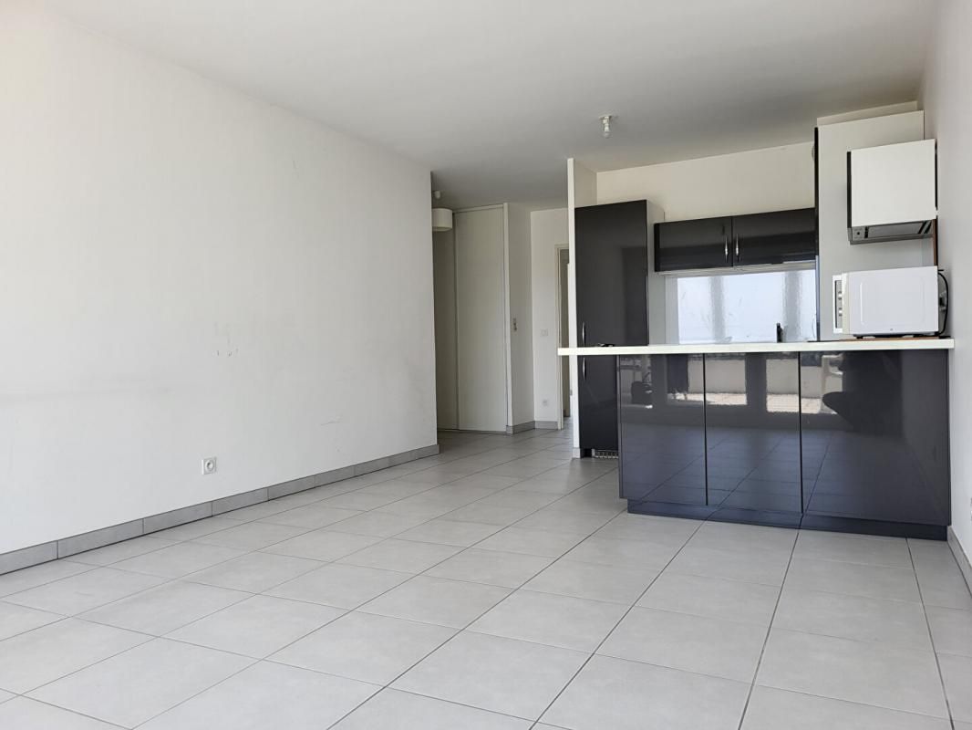 PLAN-DE-CUQUES Appartement Plan De Cuques 3 pièce(s) 63 m2 DERNIER ETAGE 3