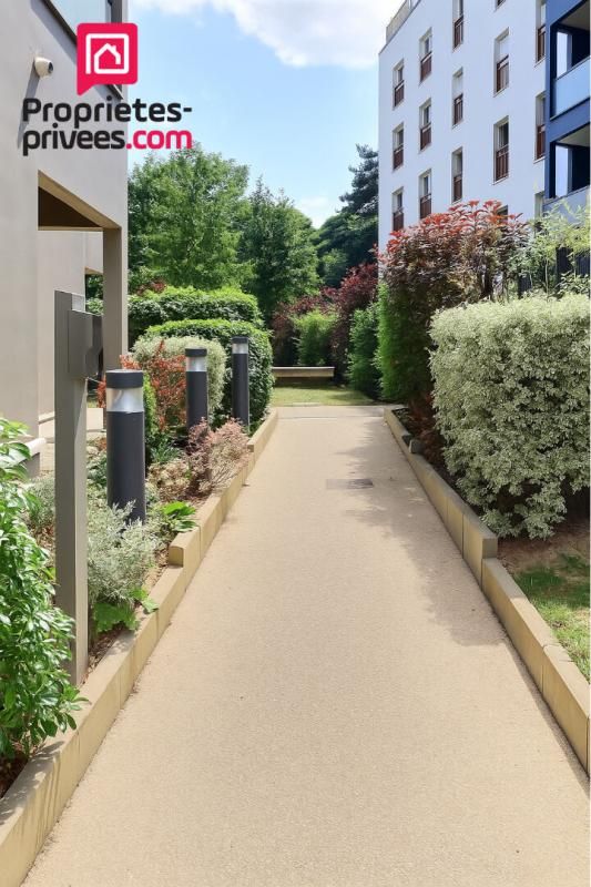 BOBIGNY ? À vendre : Studio moderne avec jardin privatif en centre-ville .Bobigny (93000) Bobigny 1 pièce(s) 31 m2 4