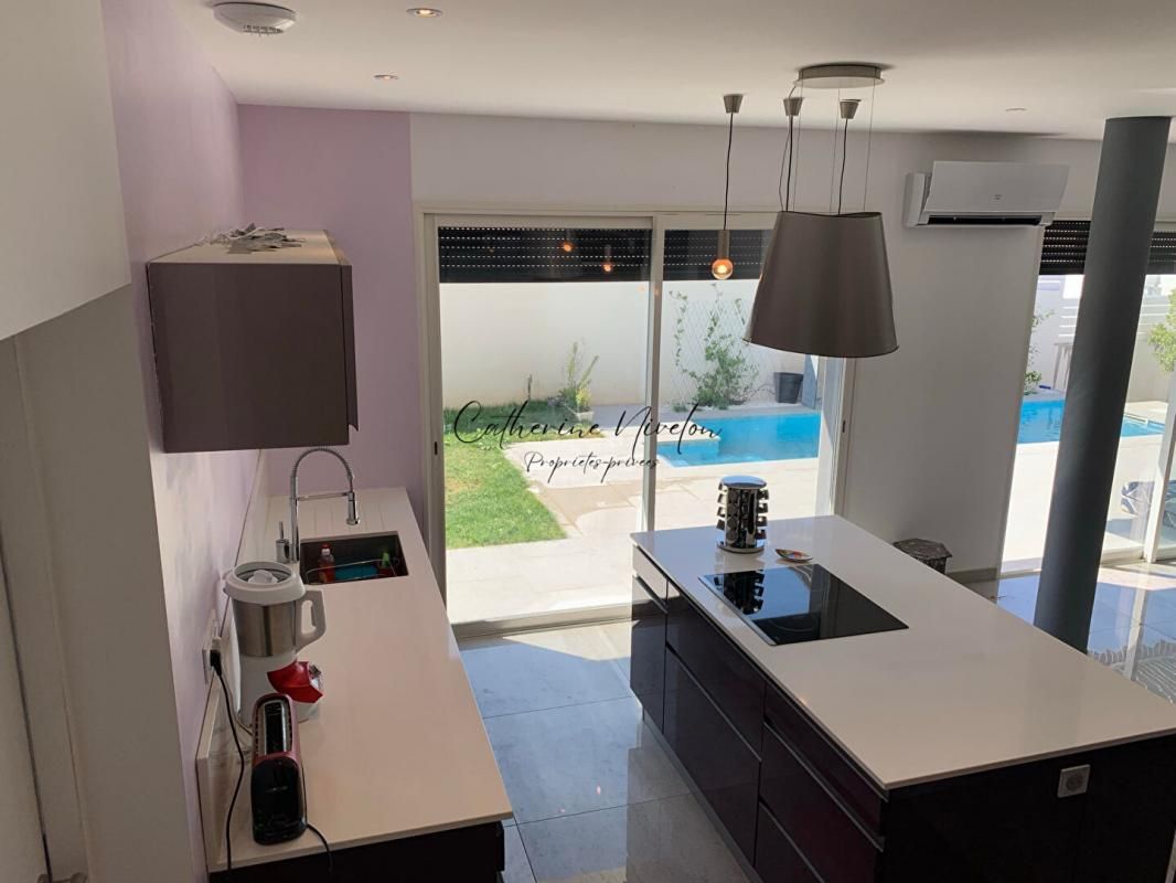 BEZIERS Villa 7 pièce(s) 200 m2 2