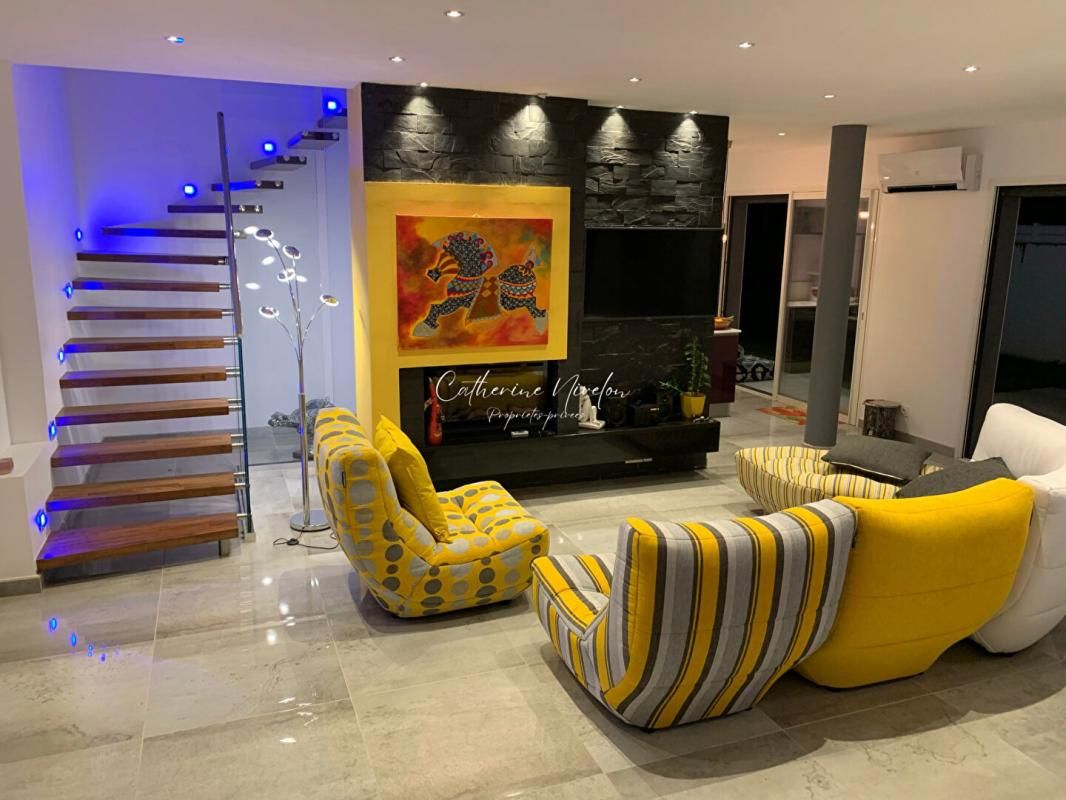 BEZIERS Villa 7 pièce(s) 200 m2 4