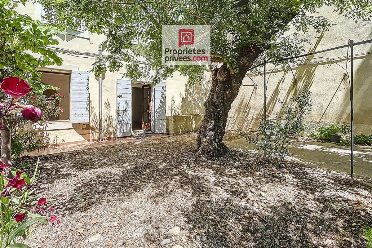 Appartement T2 plain pied avec cour et jardin