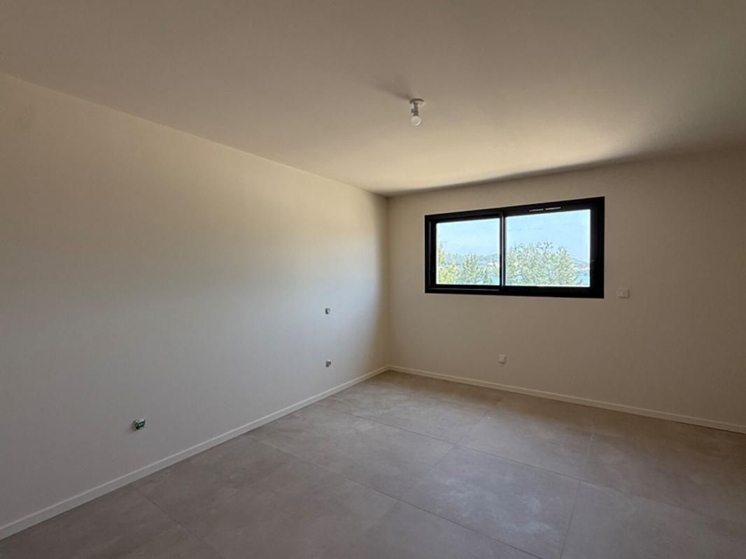 ISTRES Maison individuelle neuve avec vu sur l'étang 4