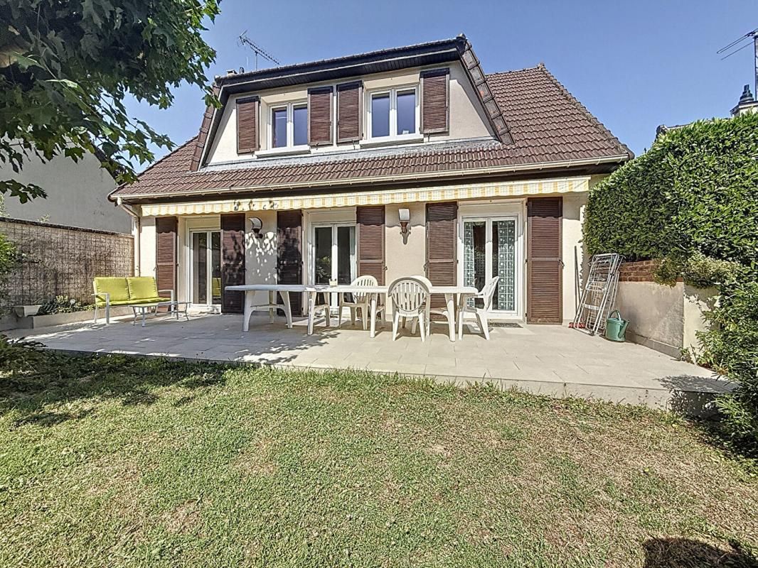 VILLEJUIF Maison Villejuif 6 pièce(s) 120 m2 avec sous-sol total 2