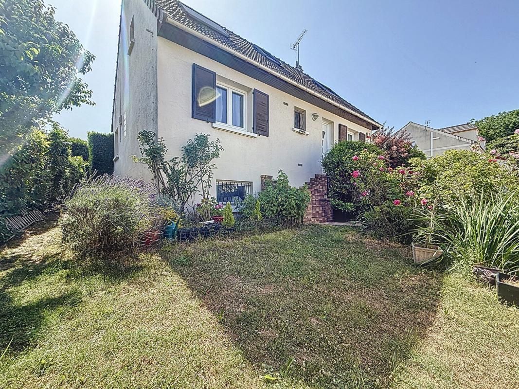 VILLEJUIF Maison Villejuif 6 pièce(s) 120 m2 avec sous-sol total 3