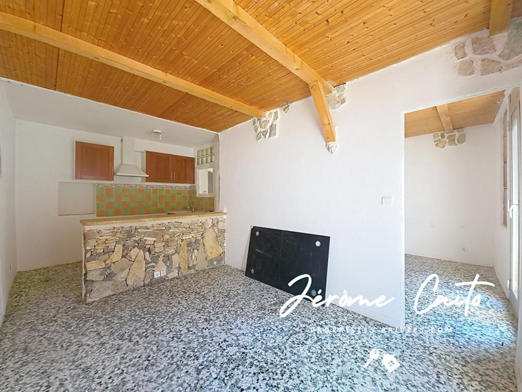 NIMES Appartement Nimes 4 pièce(s) 71.18 m2 - cour privative - annexe 2