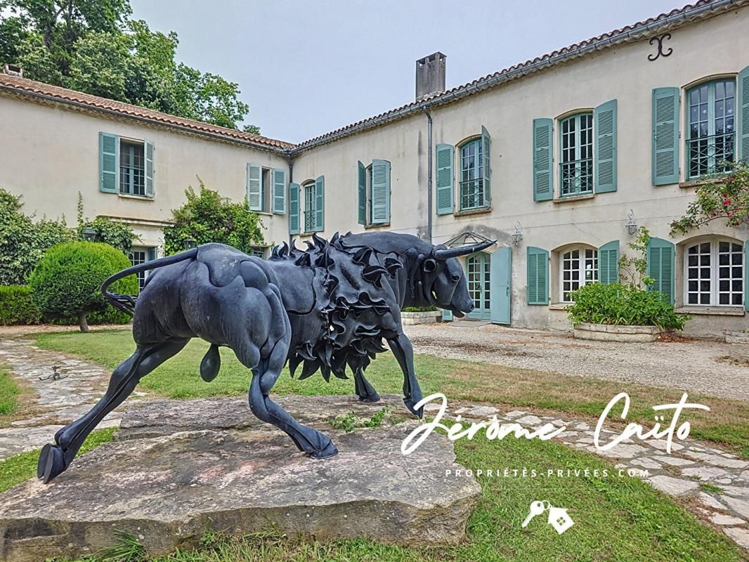 NIMES Demeure de prestige Nimes 20 pièce(s) 858 m2 2