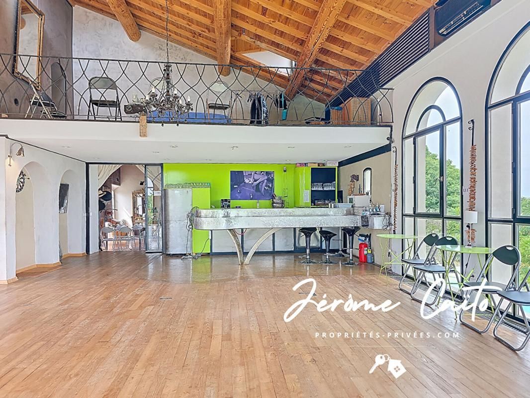 NIMES Demeure de prestige Nimes 20 pièce(s) 858 m2 4