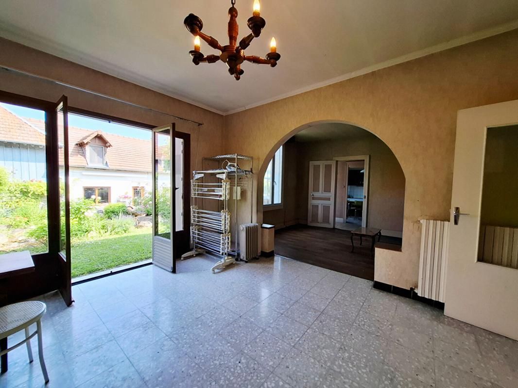 LUSIGNY-SUR-BARSE Ensemble immobilier de deux maisons, cadre verdoyant proche de Lusigny-sur-Barse 2