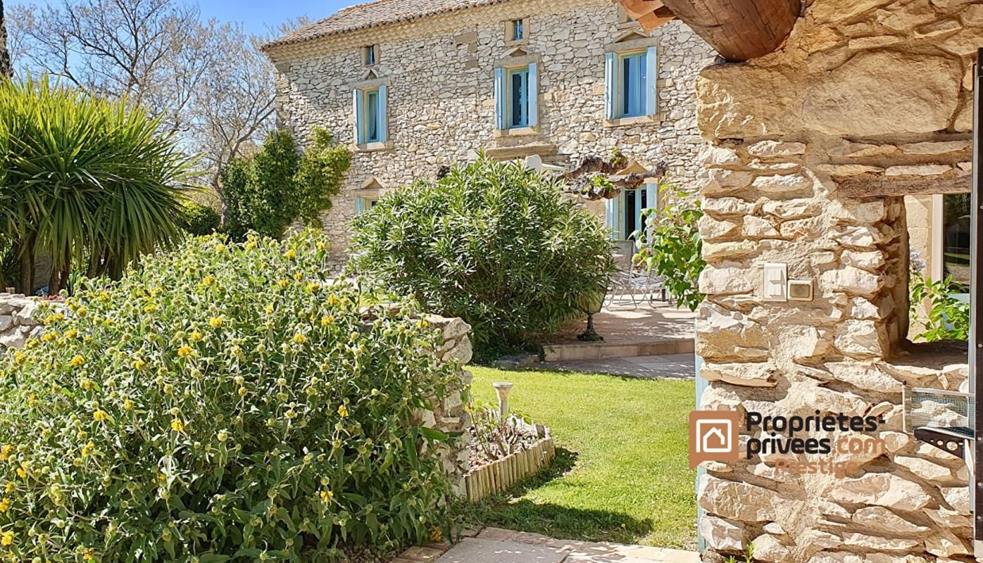 Mas restauré proche Uzès