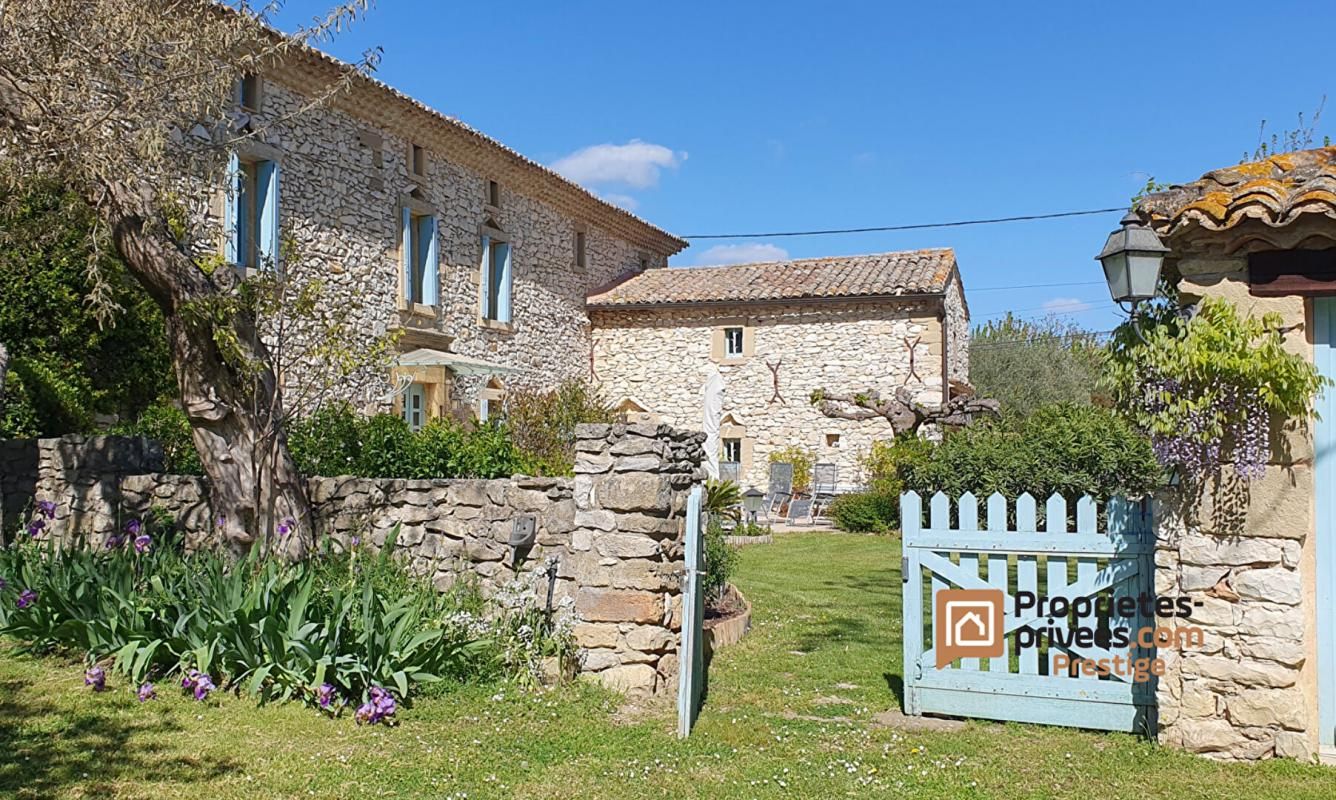 UZES Mas restauré proche Uzès 2