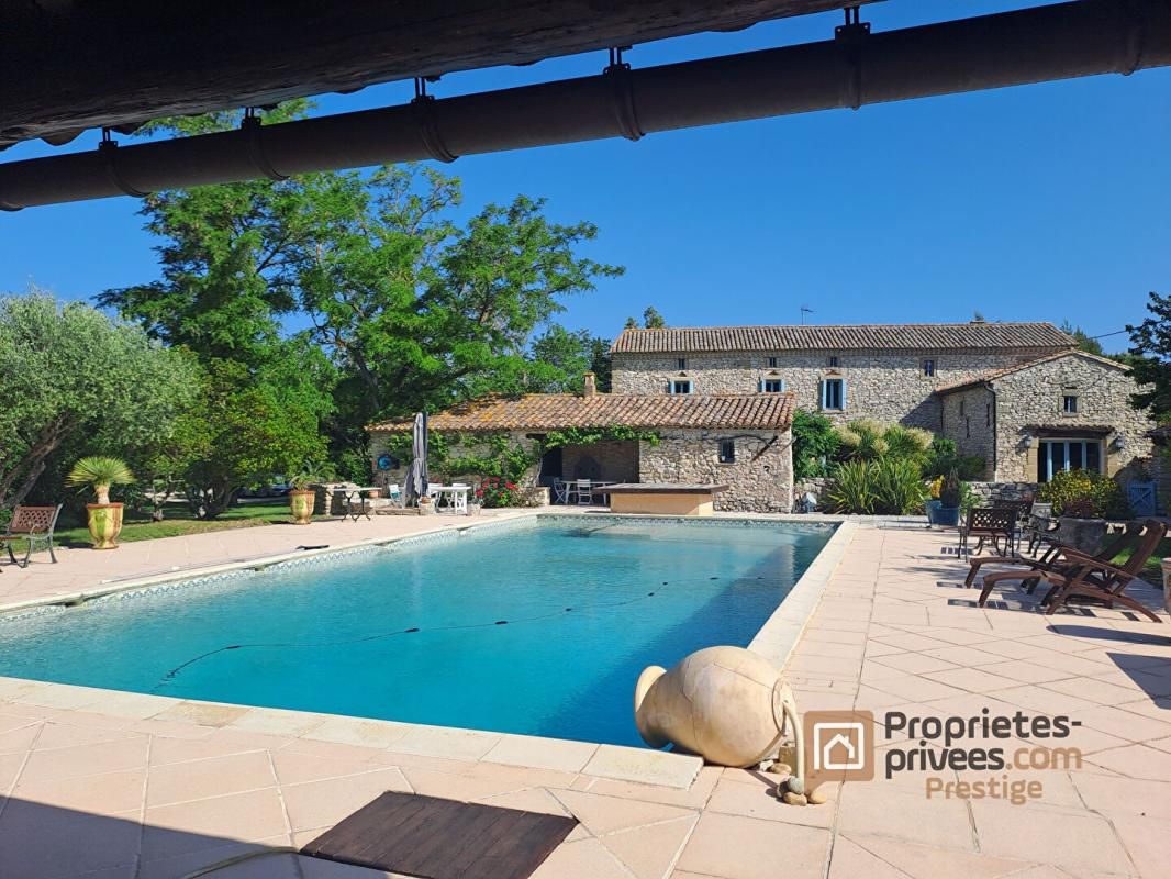 UZES Mas restauré proche Uzès 3