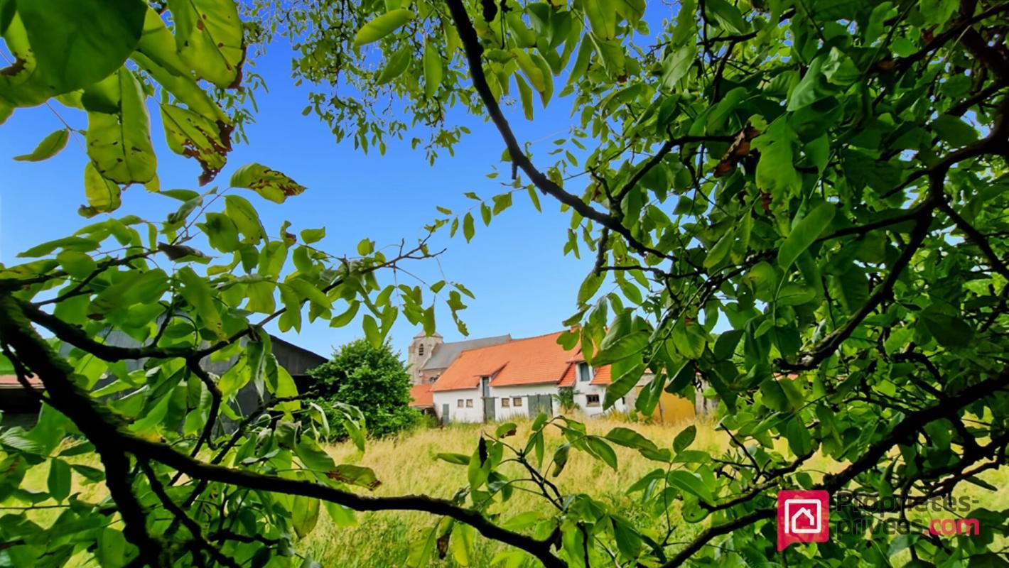 Maison avec dépendances + de 8000 m² de terrain proche de Filièvres