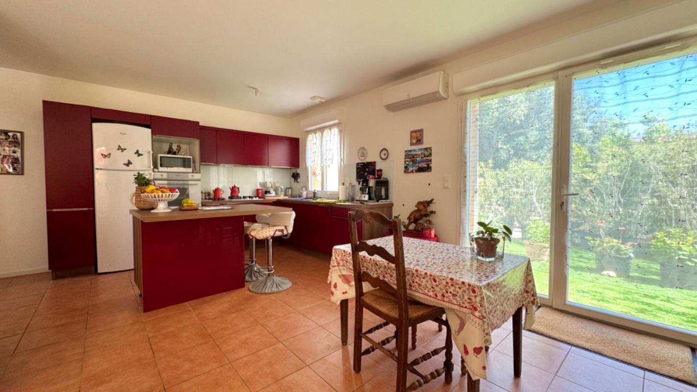 BORMES-LES-MIMOSAS Maison Bormes Les Mimosas 4 pièce(s) 94 m2 2