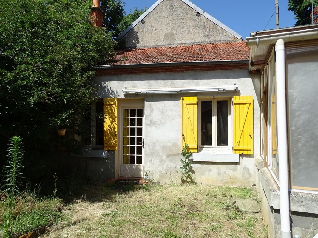 SANTRANGES Maison et dépendances, Santranges, 4 pièces , 89m2 1